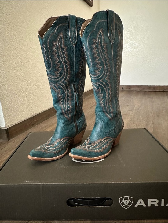 Ariat Shoes - Ariat Casanova Boots size 10 turquoise